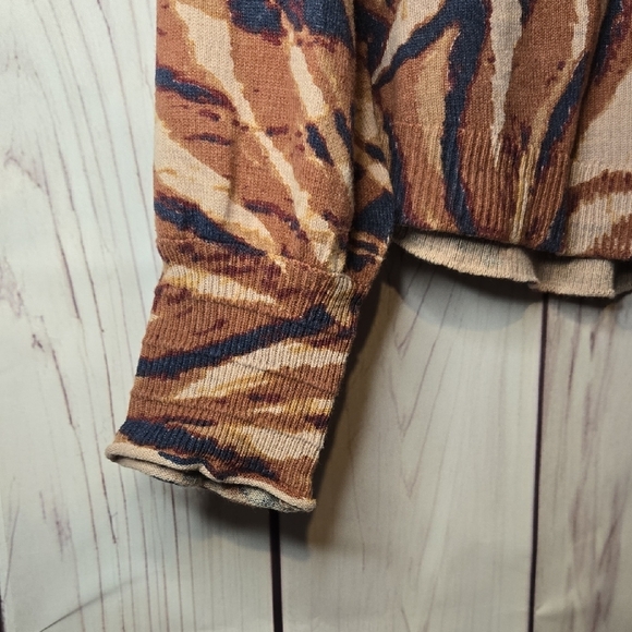 Democracy Swirl Pattern Brown and Blue Sweater Plus Size 1X - Picture 5 of 9